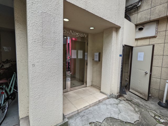 13/19 エントランス