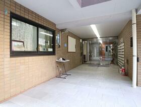 19/19 エントランス