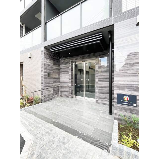 17/27 エントランス