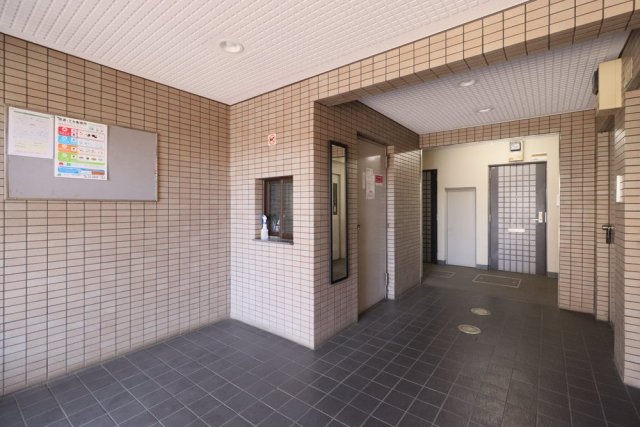 13/19 エントランス