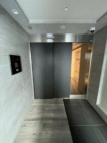 16/16 エントランス