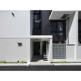 5/5 エントランス