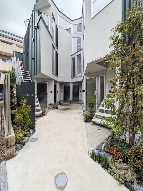 19/20 エントランス