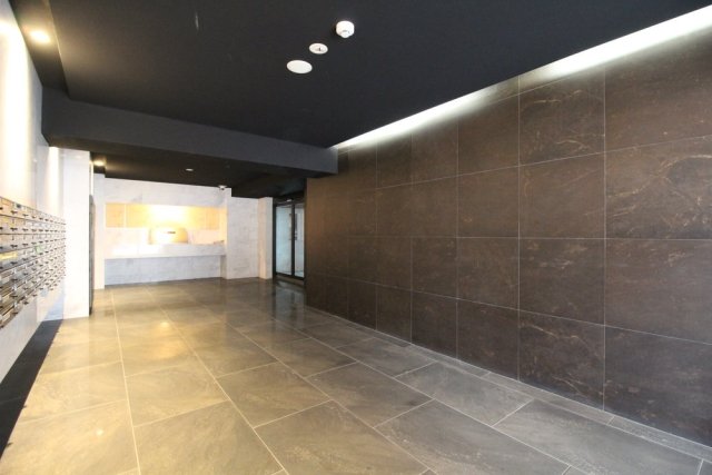 25/26 エントランス