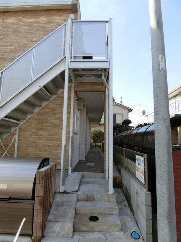 21/22 エントランス