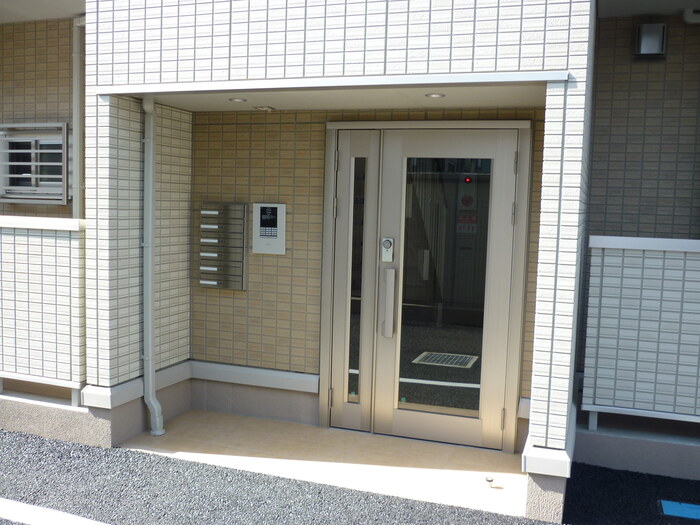 16/25 エントランス