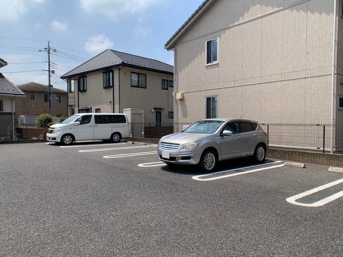 20/28 駐車場