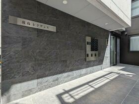 16/16 エントランス