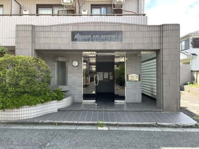 18/21 エントランス