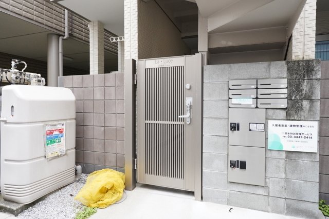 22/26 エントランス