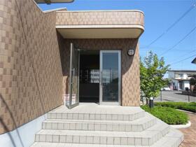 16/16 エントランス