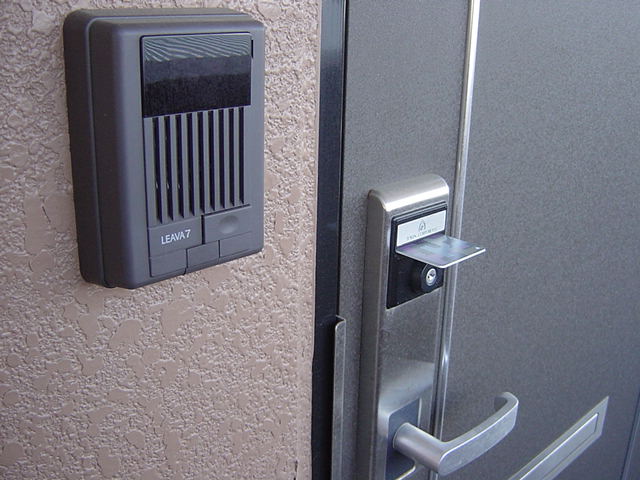 22/23 エントランス