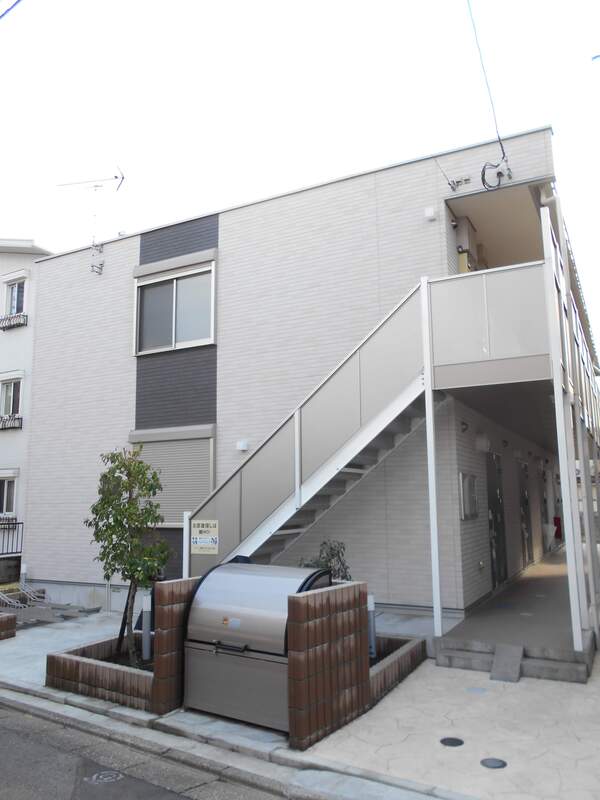 16/19 エントランス