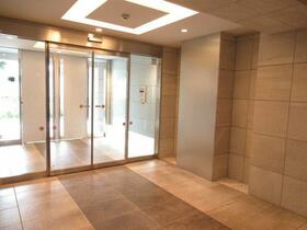 16/20 エントランス