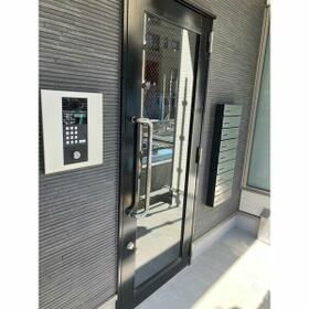 16/16 エントランス