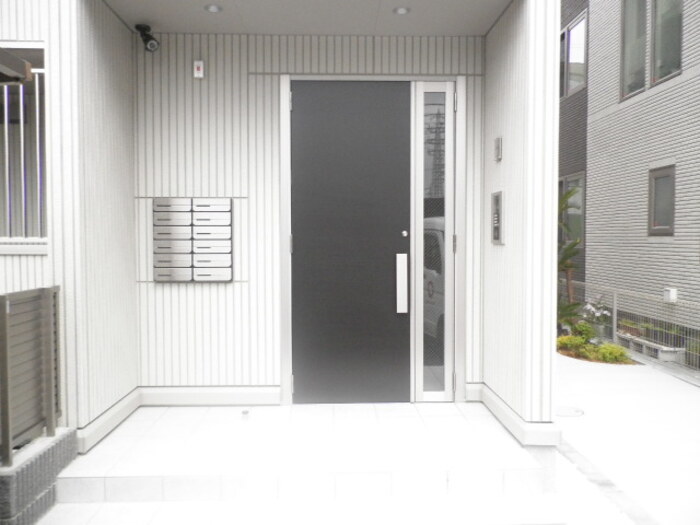 17/26 エントランス