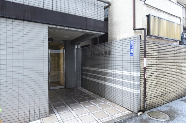 16/18 エントランス