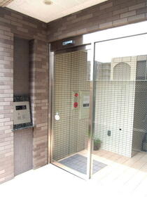 3/3 エントランス