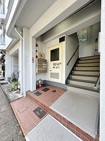 15/28 エントランス