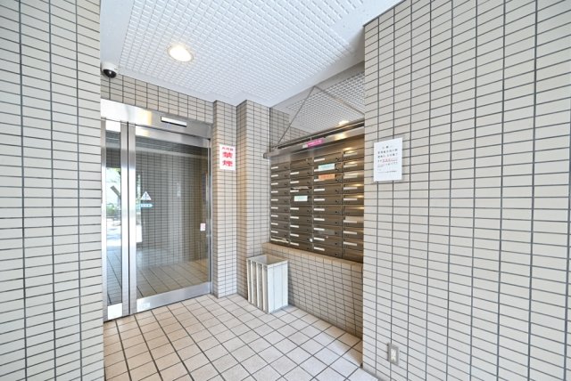 26/30 エントランス