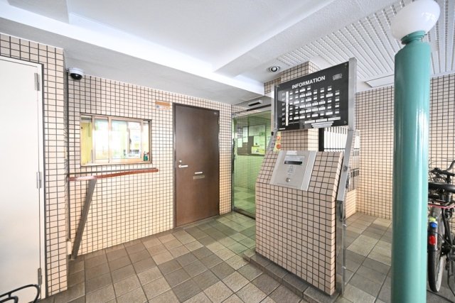 15/16 エントランス