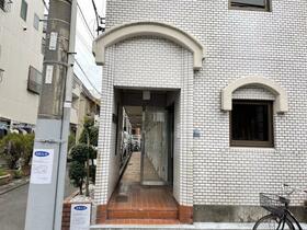 16/21 エントランス