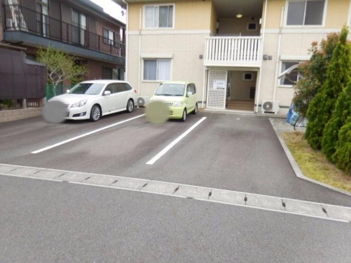 2/2 駐車場