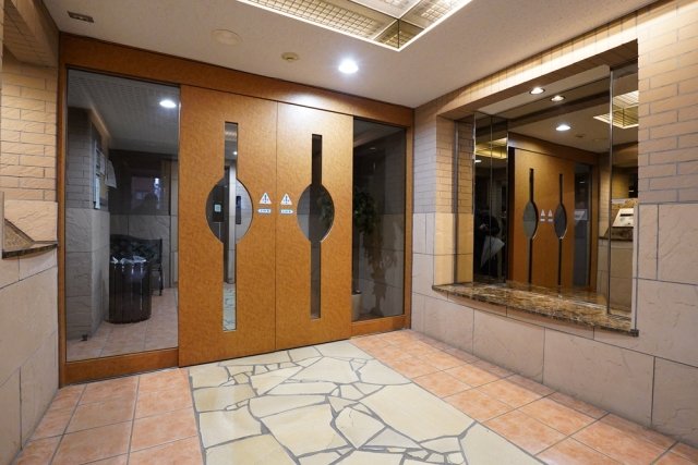 23/24 エントランス