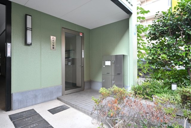 16/28 エントランス