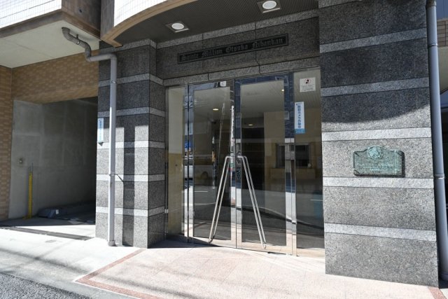 20/21 エントランス