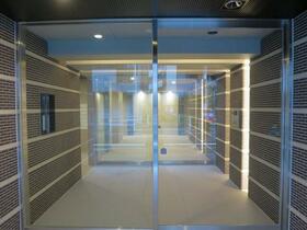 16/16 エントランス