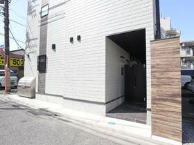 16/16 エントランス