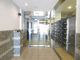 16/16 エントランス