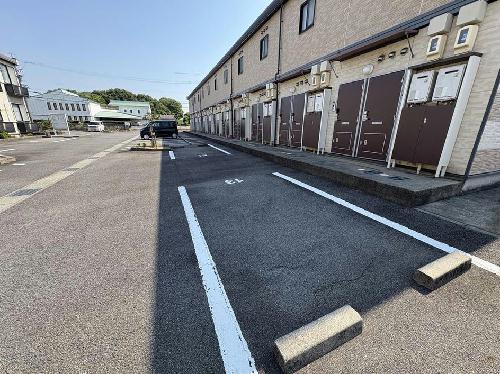 13/19 駐車場