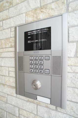 21/22 エントランス