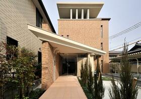 5/5 エントランス