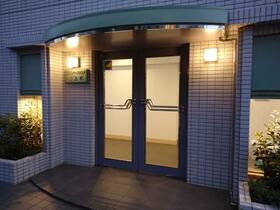 16/16 エントランス