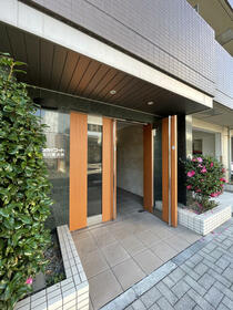 16/16 エントランス