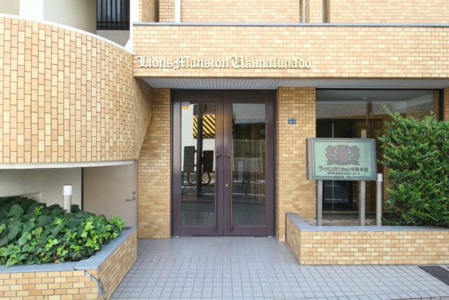 2/3 エントランス