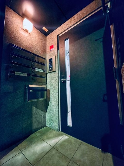 25/28 エントランス