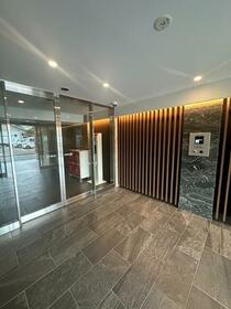 16/16 エントランス