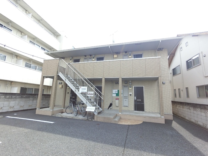 16/20 エントランス