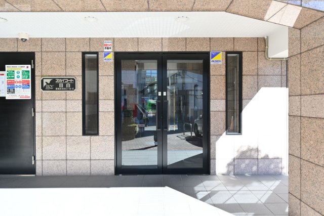 24/25 エントランス