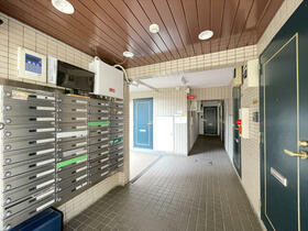 16/17 エントランス