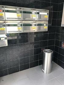 16/16 エントランス