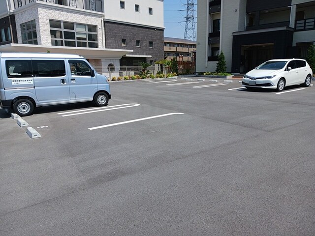 14/20 駐車場