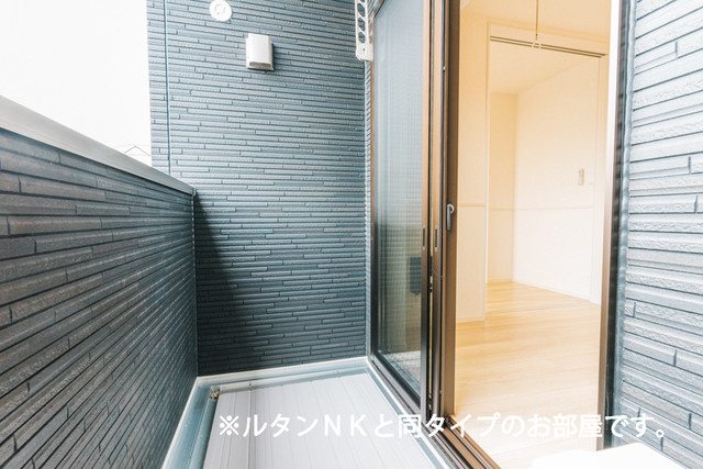 13/20 バルコニー