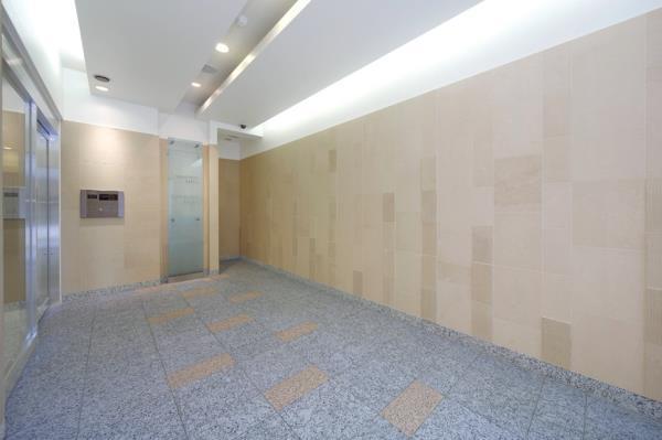 26/30 エントランス