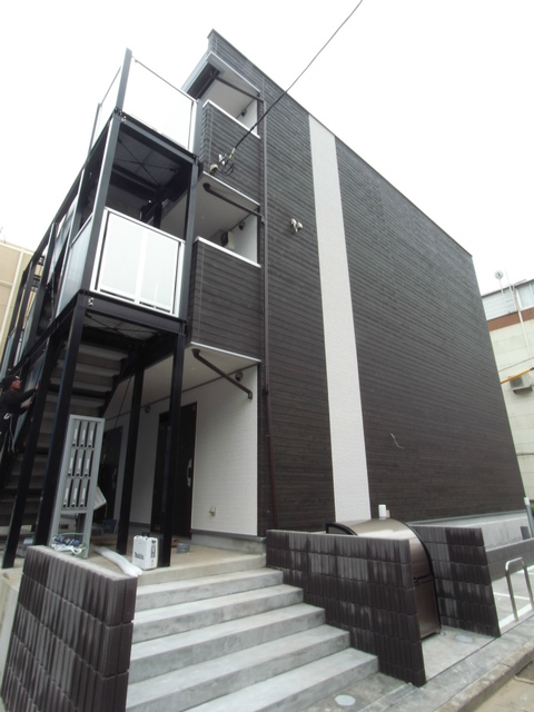 21/22 エントランス