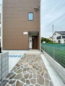 16/16 エントランス